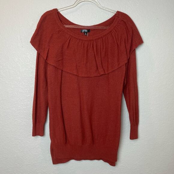 BNWT! TCEC Gretchen Off the Shoulder Ruffle Sweater in Brick Size L - Picture 1 of 8